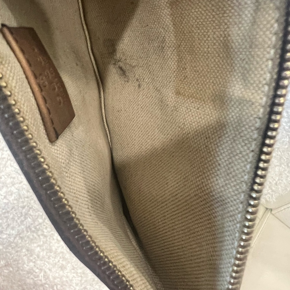 Gucci Brown Embossed 'Made in Italy' Leather Zip Clutch - Picture 5 of 9